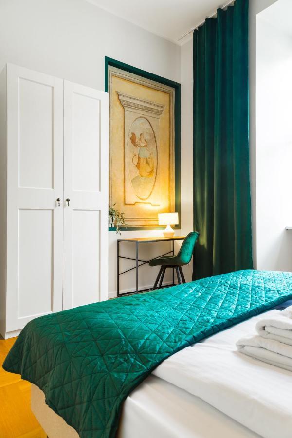Glamorous Apartment In Heart Of Old Town Краков Экстерьер фото